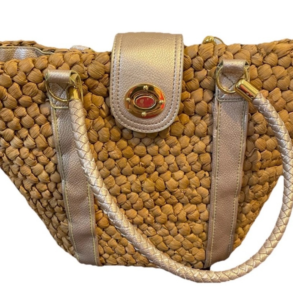 Colleen Lopez Straw Corn Husk Chic Woven Tan and Gold Shoulder Bag